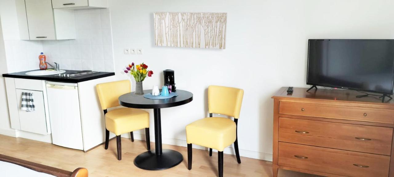 Villa Rose De Mons - Residence Services Senior La Brede Dış mekan fotoğraf